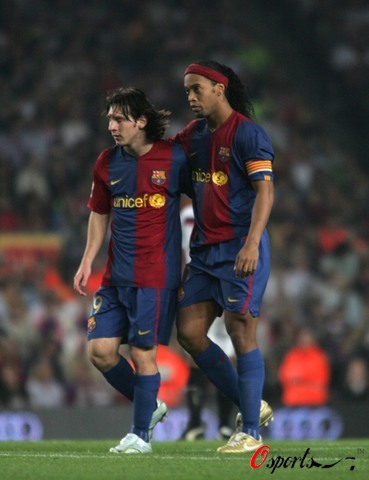 他们不仅是 他们不仅是