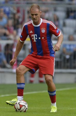 一名老队员 一名老队员